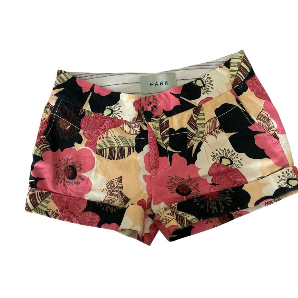 Women's Floral Print Cuffed Shorts - Pink and Black size 6 EUC